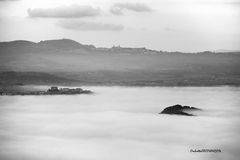 Un lago di nebbia