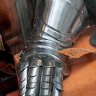 Un main de velours dans un gant de fer :-)