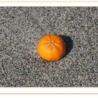 un mandarino....al mare...