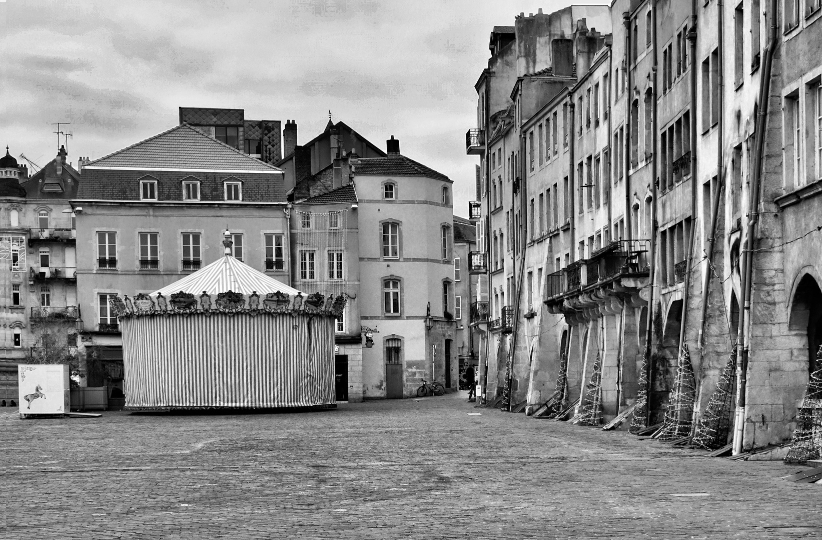 Un manège sur la place