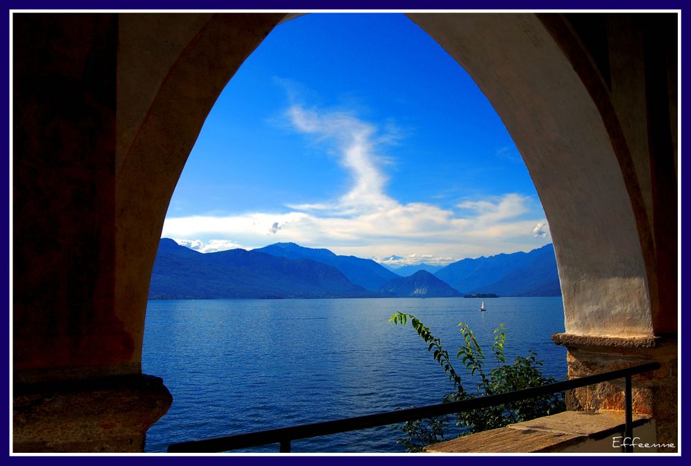 un mare (lago)...di blu