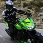 un motard à l'approche