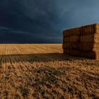 un mucchio di balle con temporale