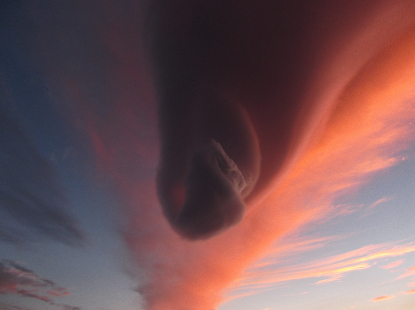 Un nuage bien étrange...