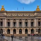 Un nuage sur le Palais Garnier