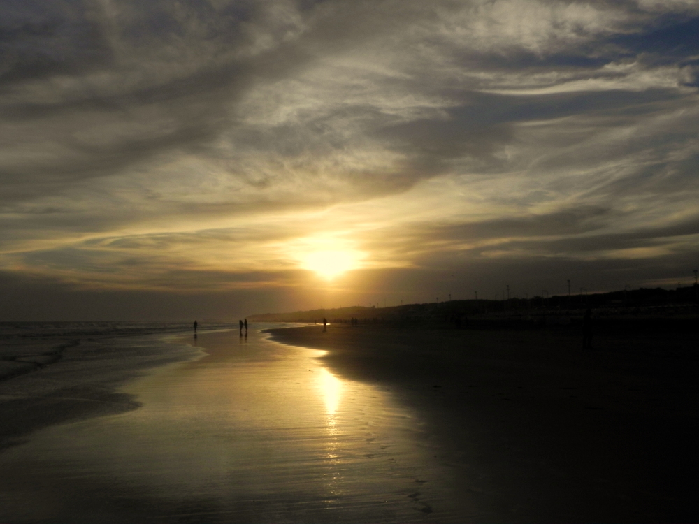 un ocaso,con nubes