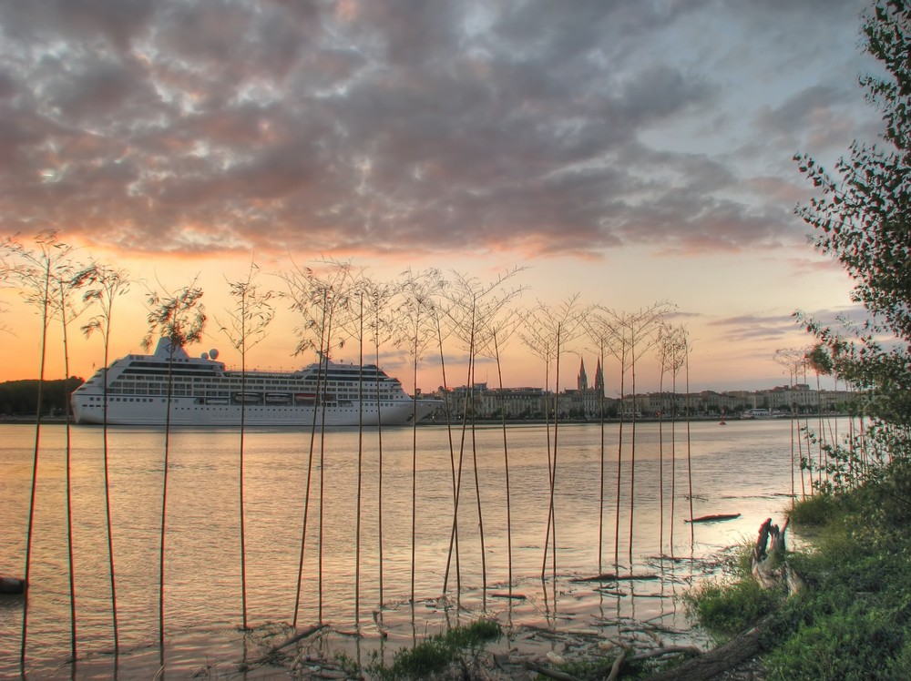 un paquebot à Bordeaux