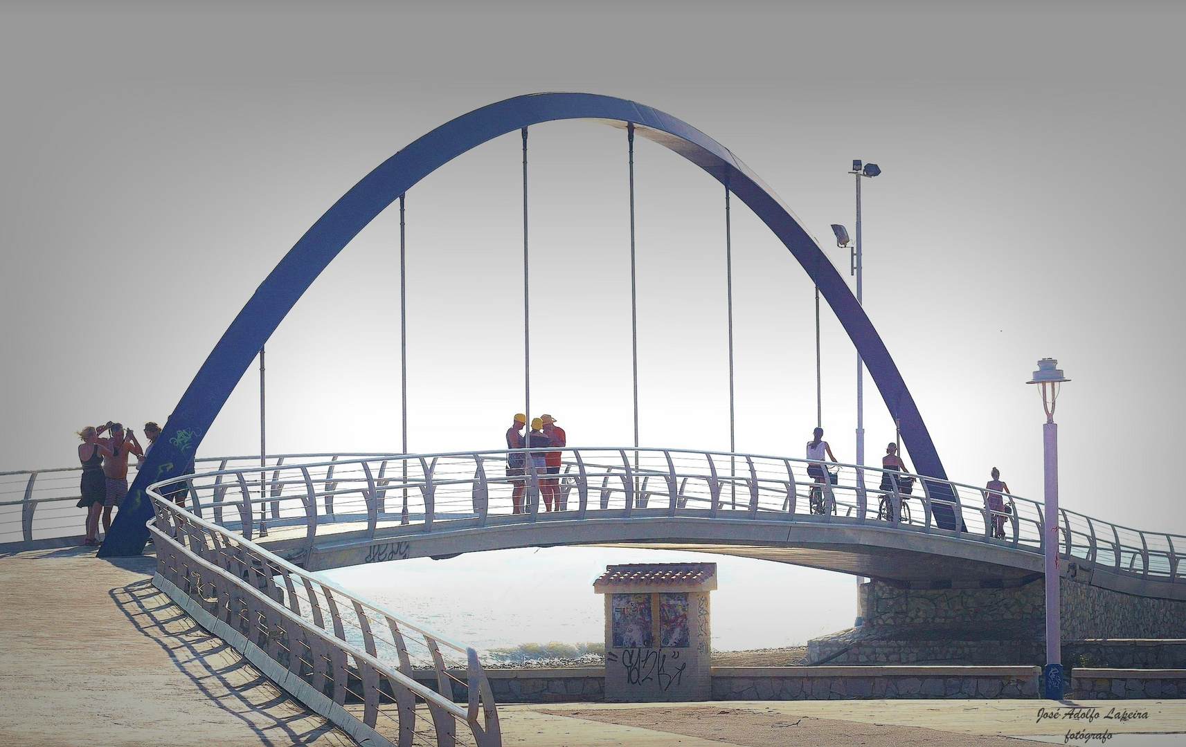 Un paseo por el puente de El Palo