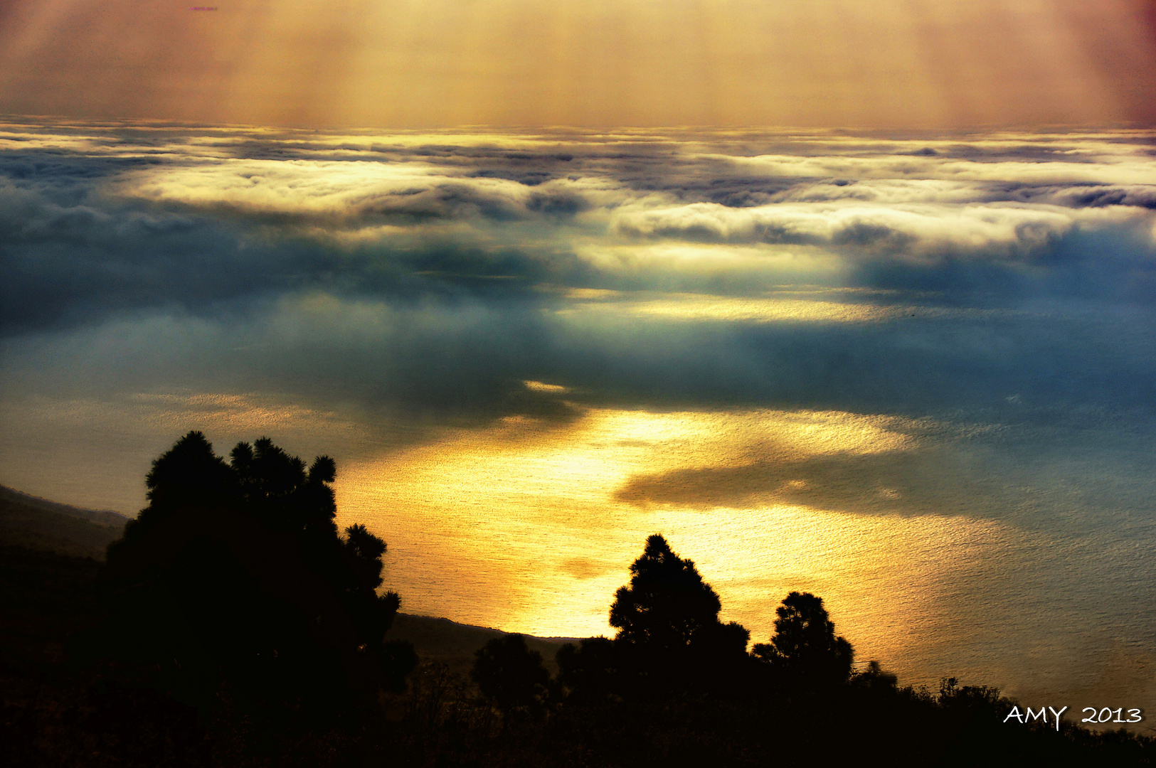 UN PASEO POR LAS NUBES. (VILLA de MAZO / La PALMA). Dedicada a MONTEVERDE.