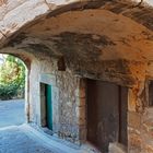 Un passage voûté à Saint-Cézaire-sur-Siagne