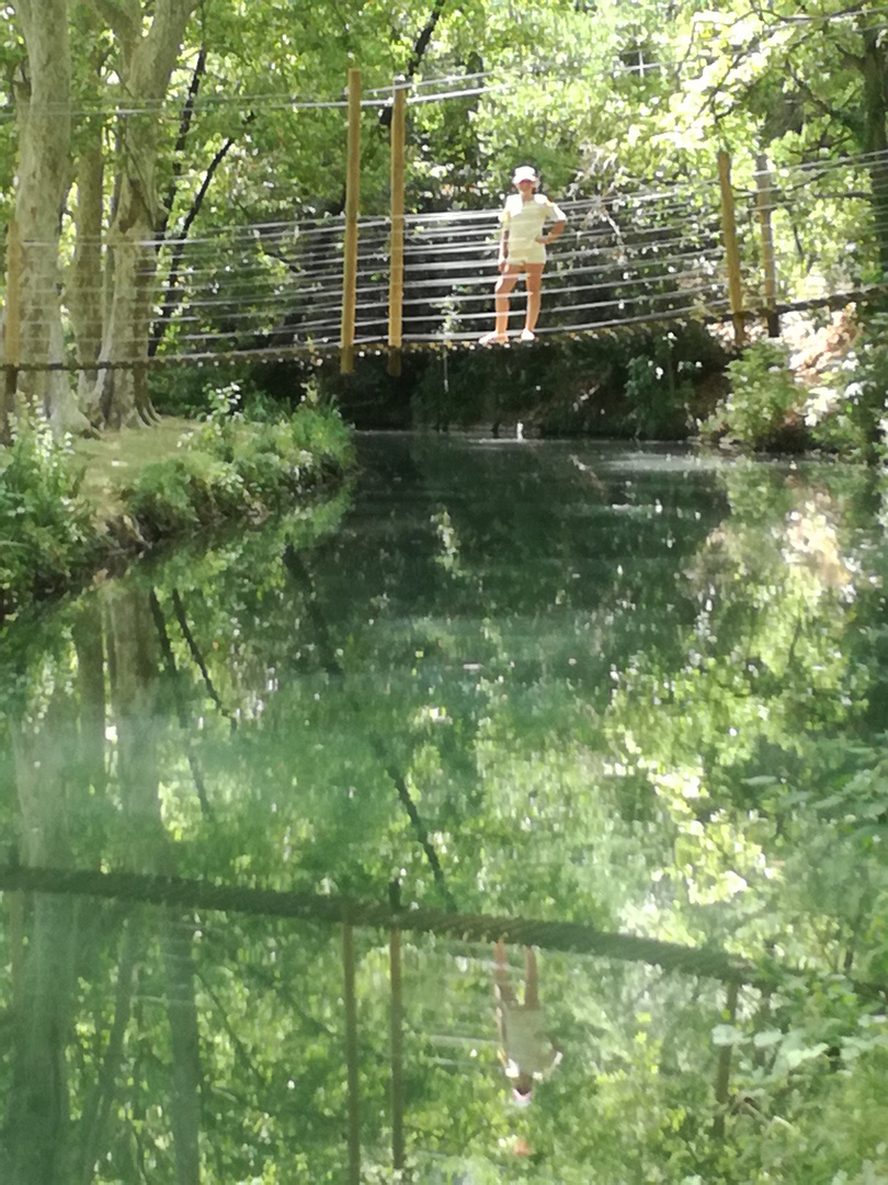 Un petit coin de verdure où chante une rivière .....