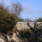 Un petit pont sur l'ancien canal du Verdon