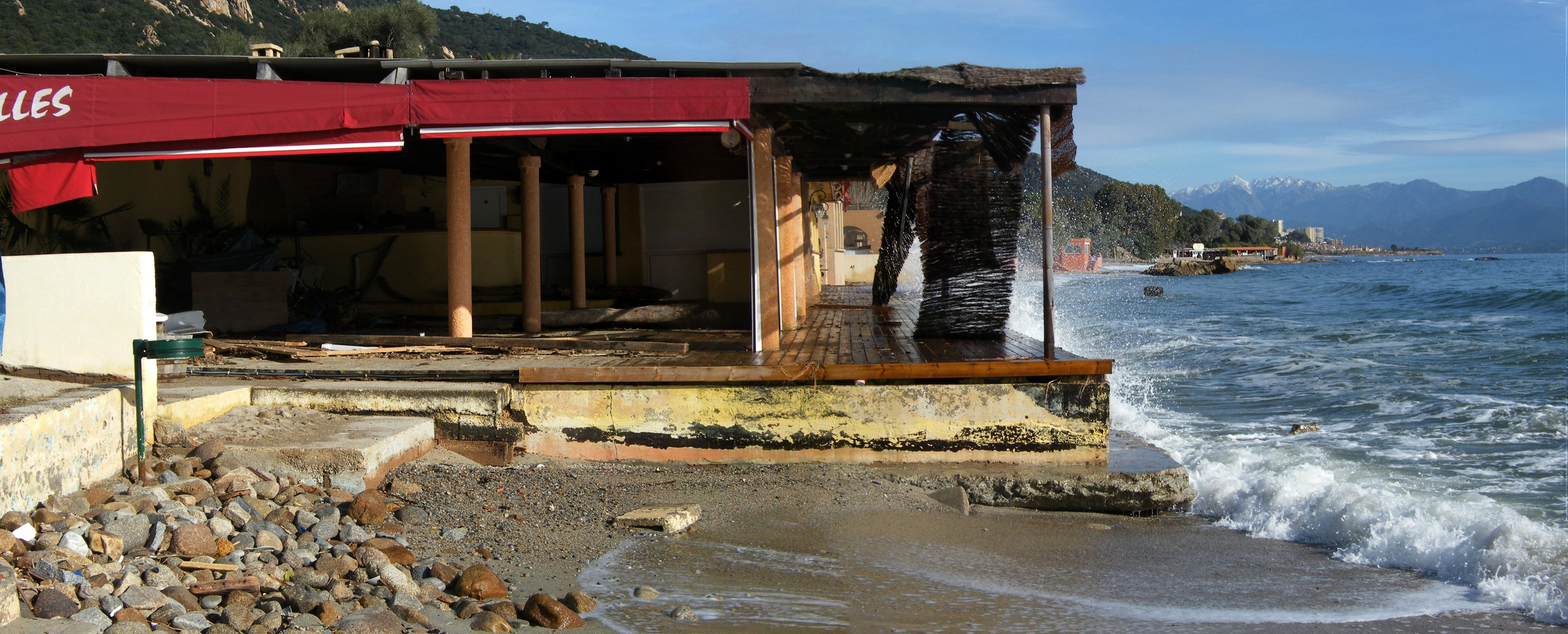 UN PEU DE CASSE SUR LES BORDS DE MER