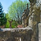 Un point de vue depuis une terrasse du palais idéal du Facteur Cheval