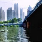 Un pont dans la brume