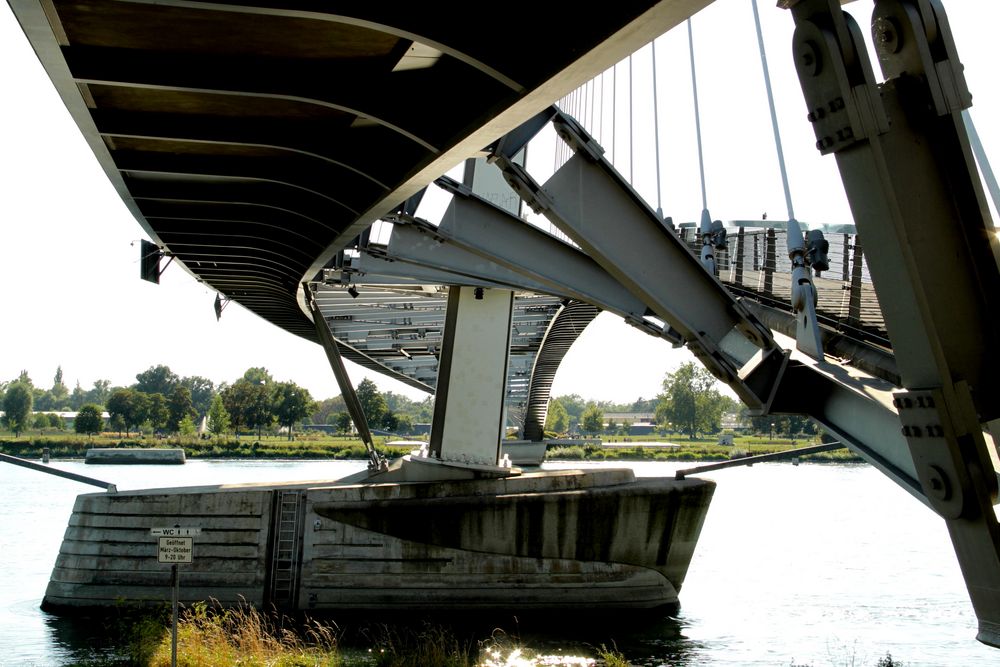 un pont très aérien