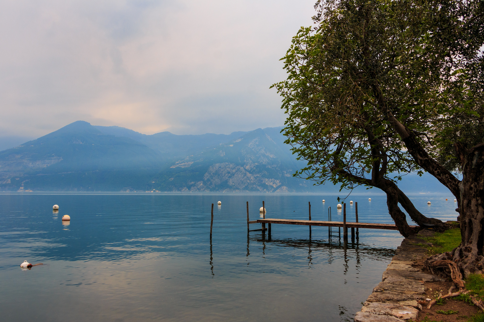 Un ponton sur le lac d'Iséo