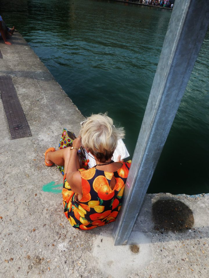 Un p'tit coin de tranquillité pour lire au Bassin de la Villette