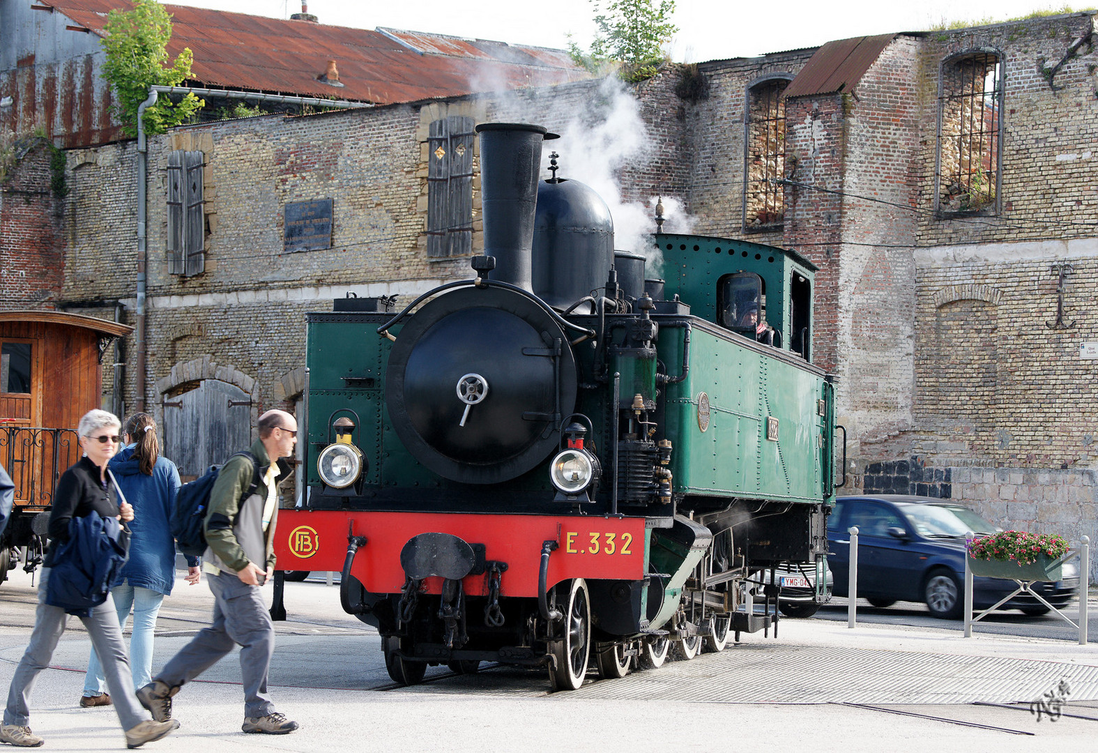 Un p'tit  train s'en va dans la campagne... Tchou tchou tchou !!!