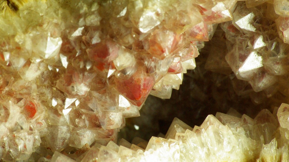 un quartz hématoïde fantome