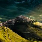 un raggio di sole: Castelluccio di Norcia