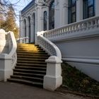 Un rayo de sol en la escalera.