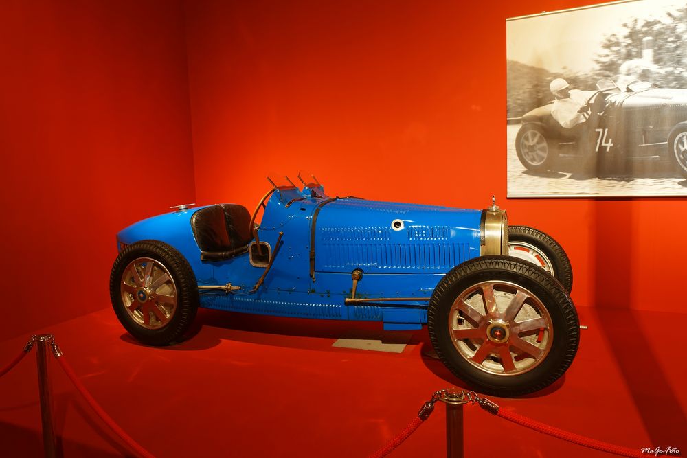 Un rêve en bleu / Ein Traum in Blau - Bugatti Type 35B