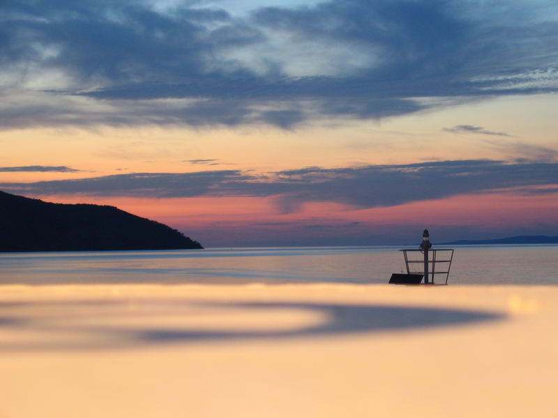 Un saluto da prua... (Isola di Hvar - Croazia)