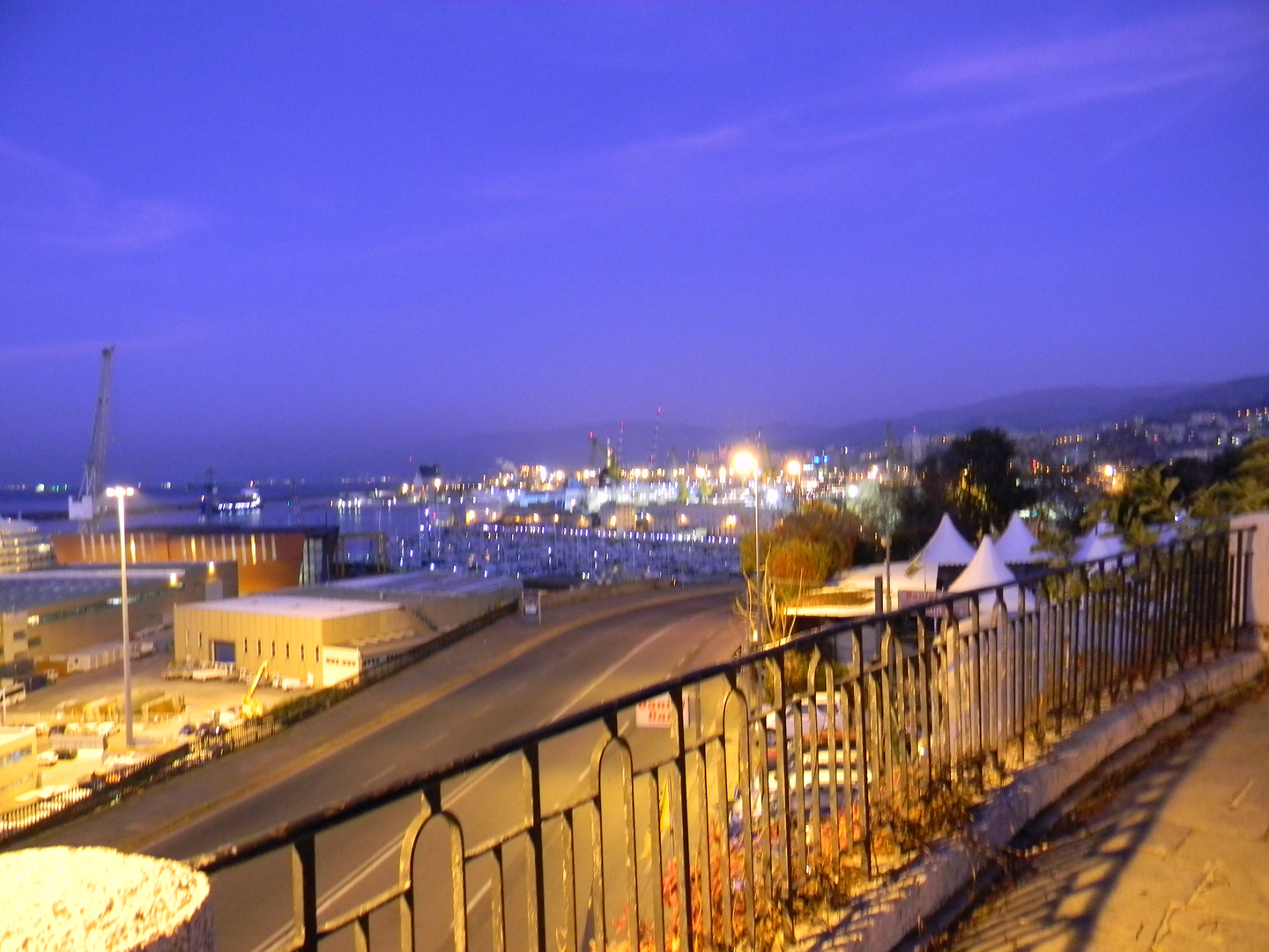 un sguardo al porto di genova