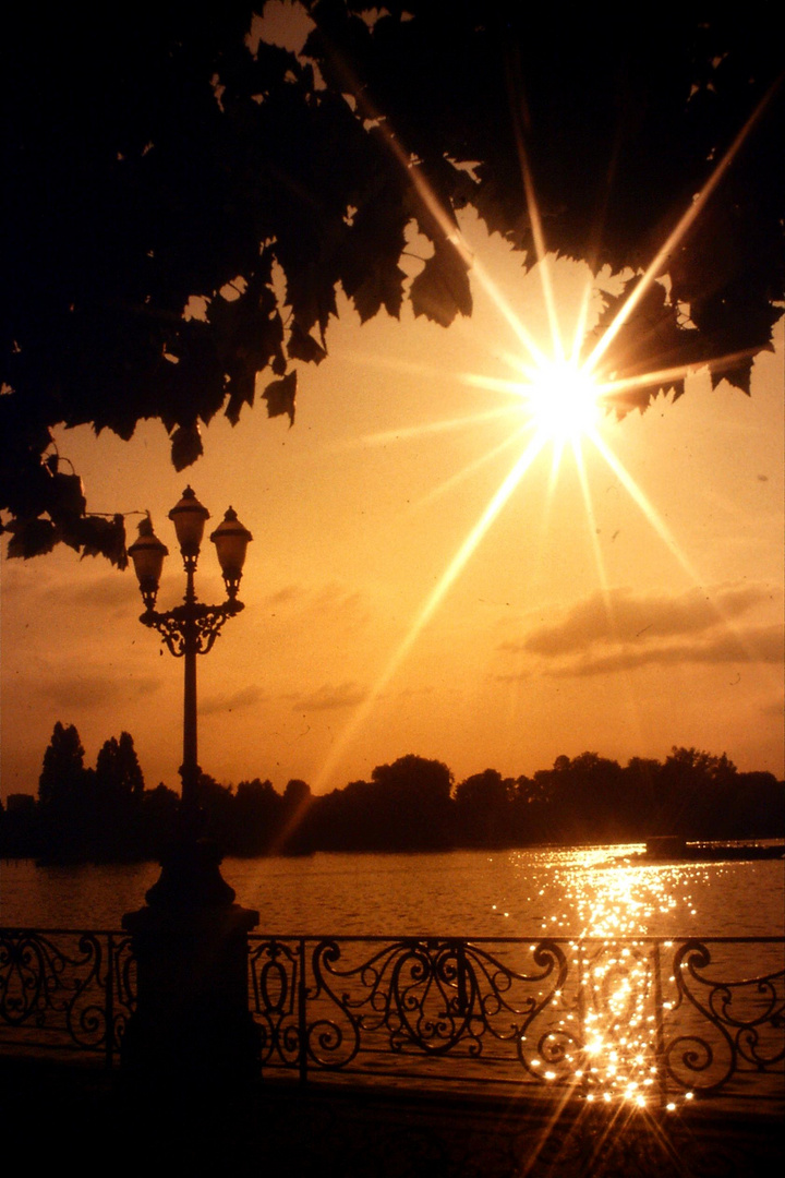 Un soir au bord du lac d'Enghien