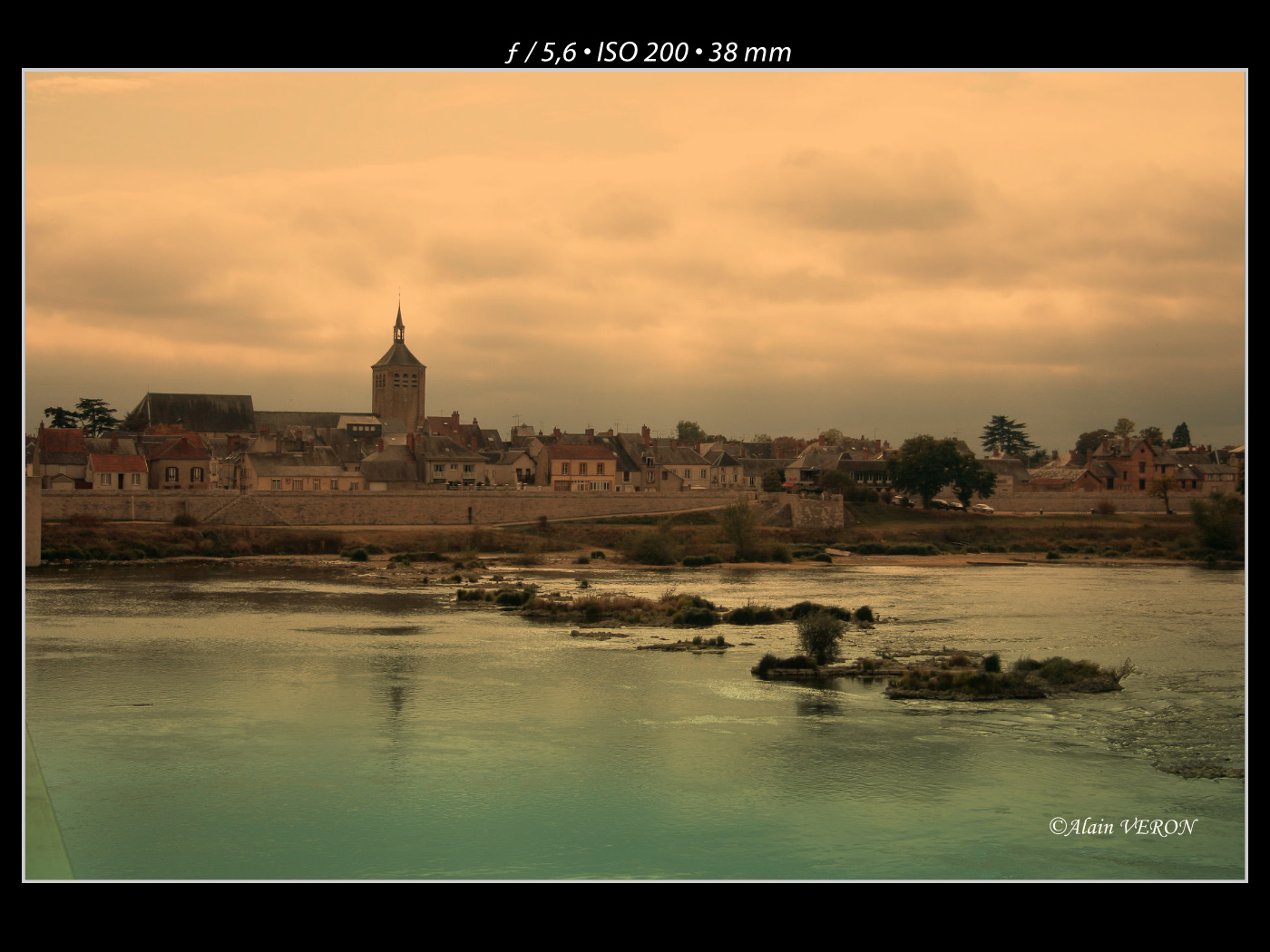 Un soir, bord de la Loire