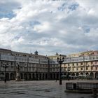 Un techo de nubes sobre la Plaza de María Pita. La Coruña.