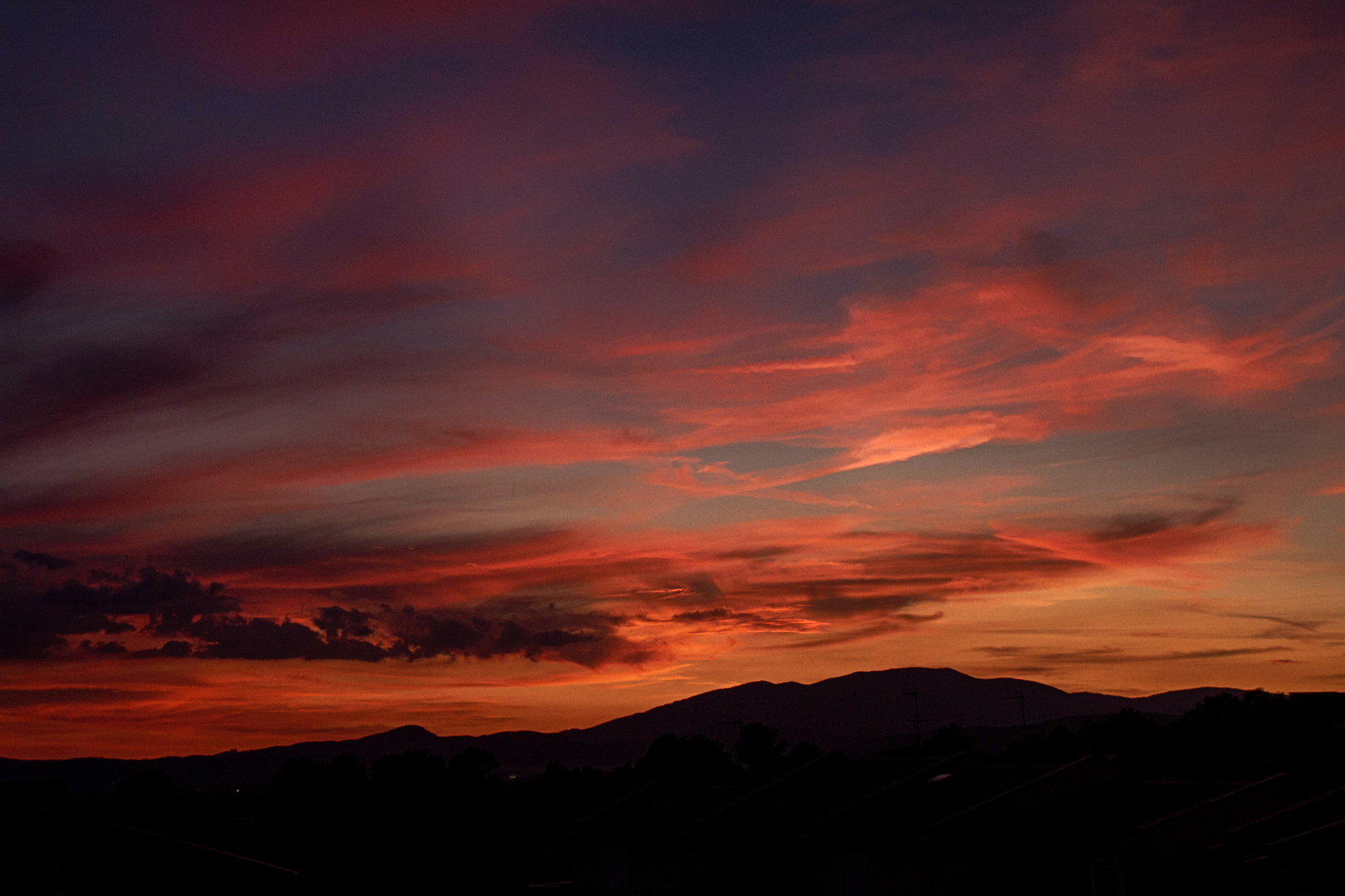 un tramonto rosso..