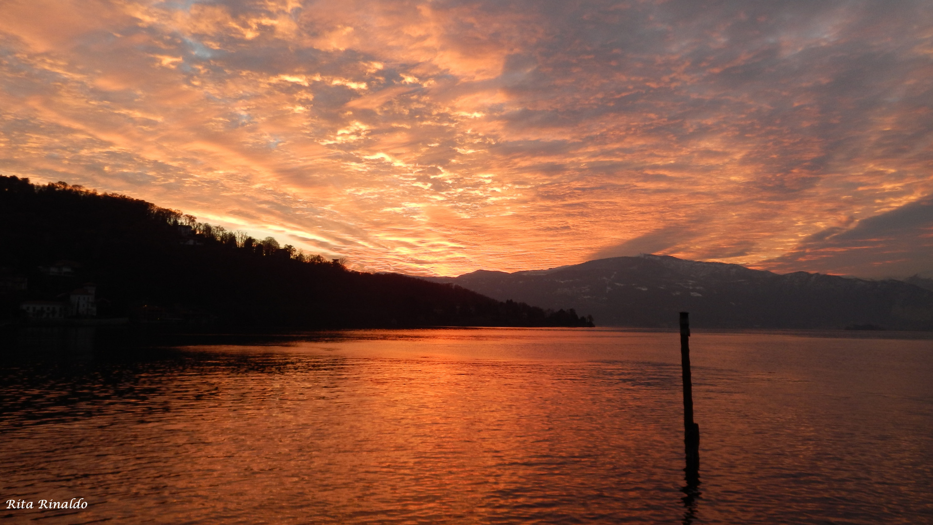 Un tramonto visto da casa mia!!!!Laveno-Lago Maggiore