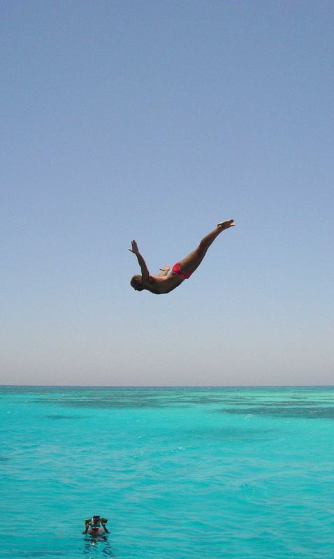 un tuffo dove l'acqua è più blu