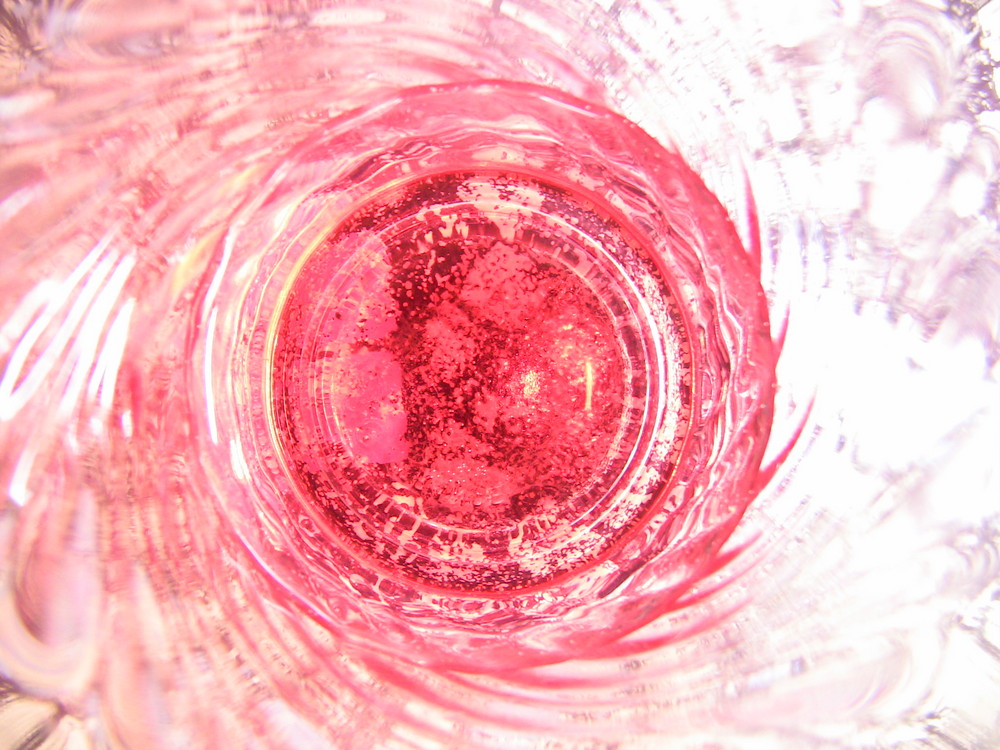 un verre de rosé !!! le fond du verre ...