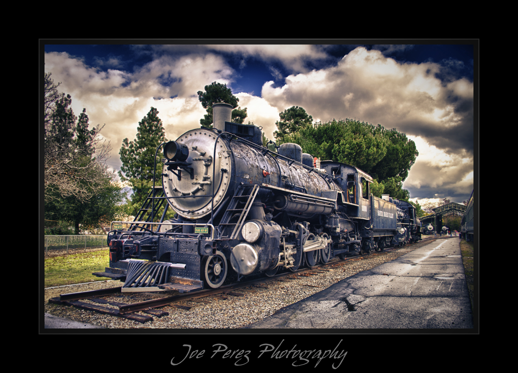 UN VIEJO TREN DE LA CIUDAD