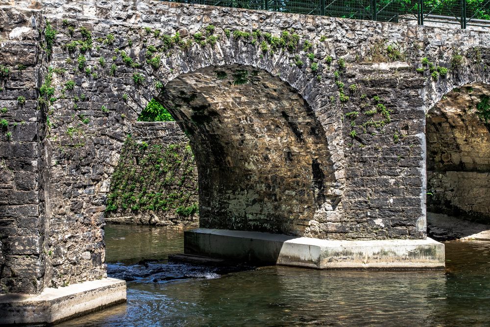 UN VIEUX PONT DE PIERRE photo et image | nature, fleuve, paysages