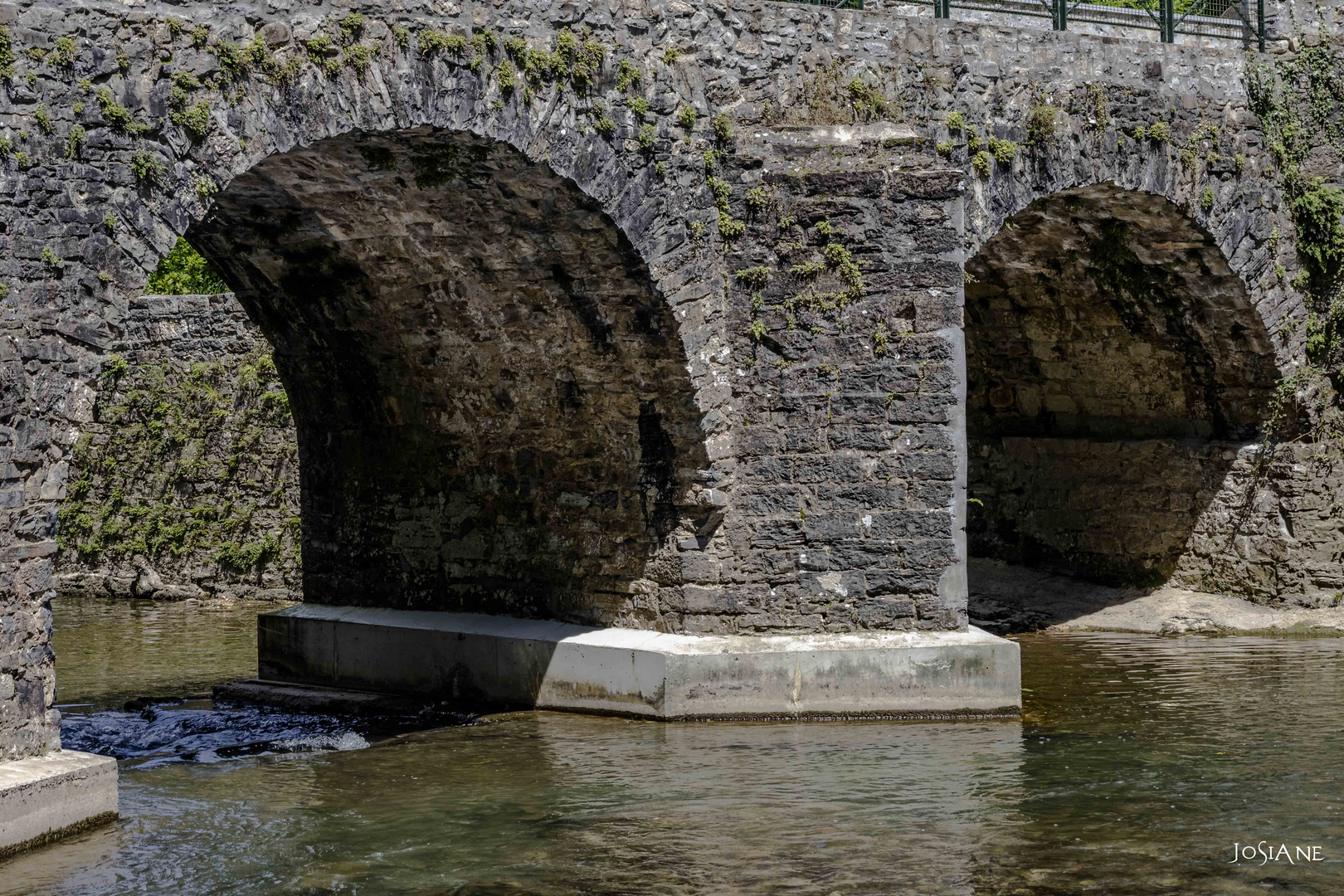 Un vieux pont de pierres à Uhart Mixe photo et image | nature, paysage