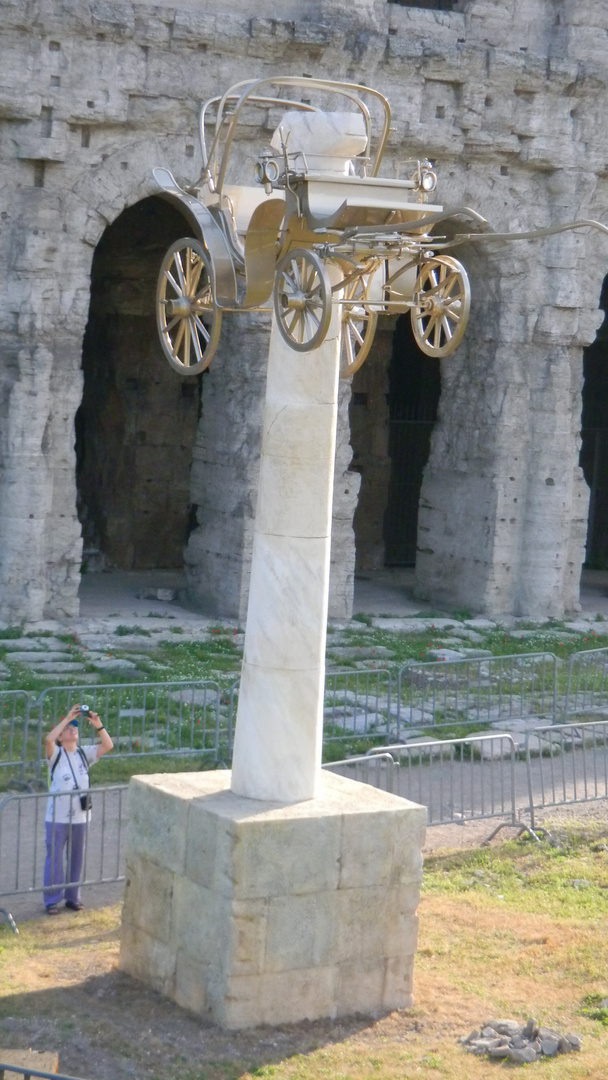 una carrozza sulla colonna