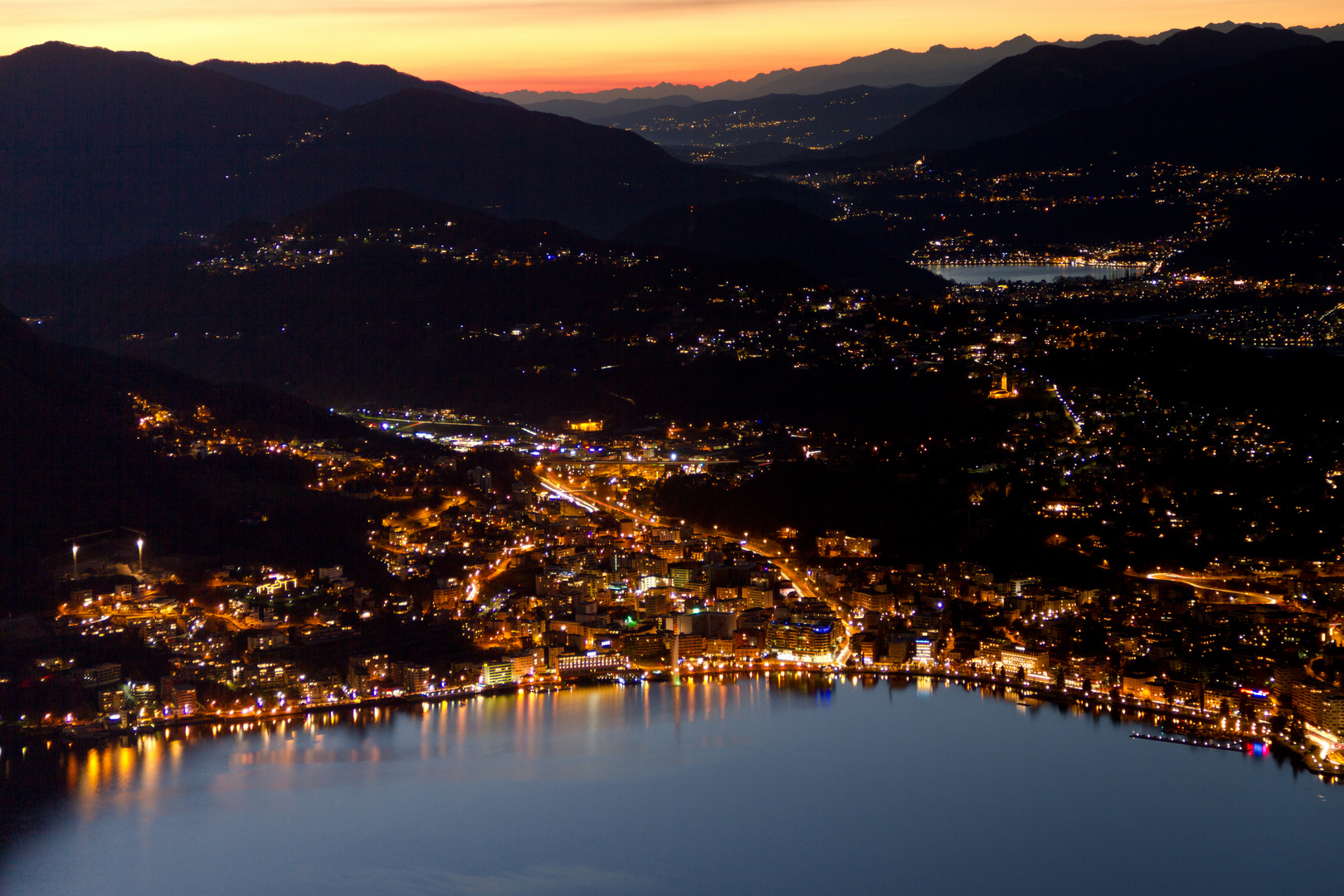 una città va a dormire