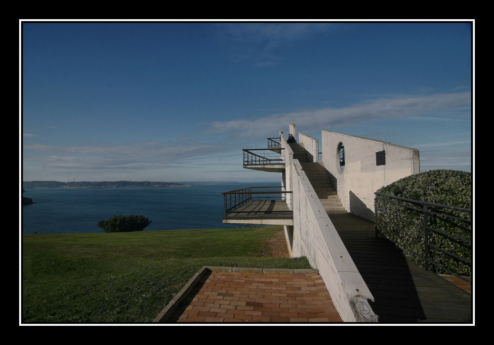 Una escalera al mar