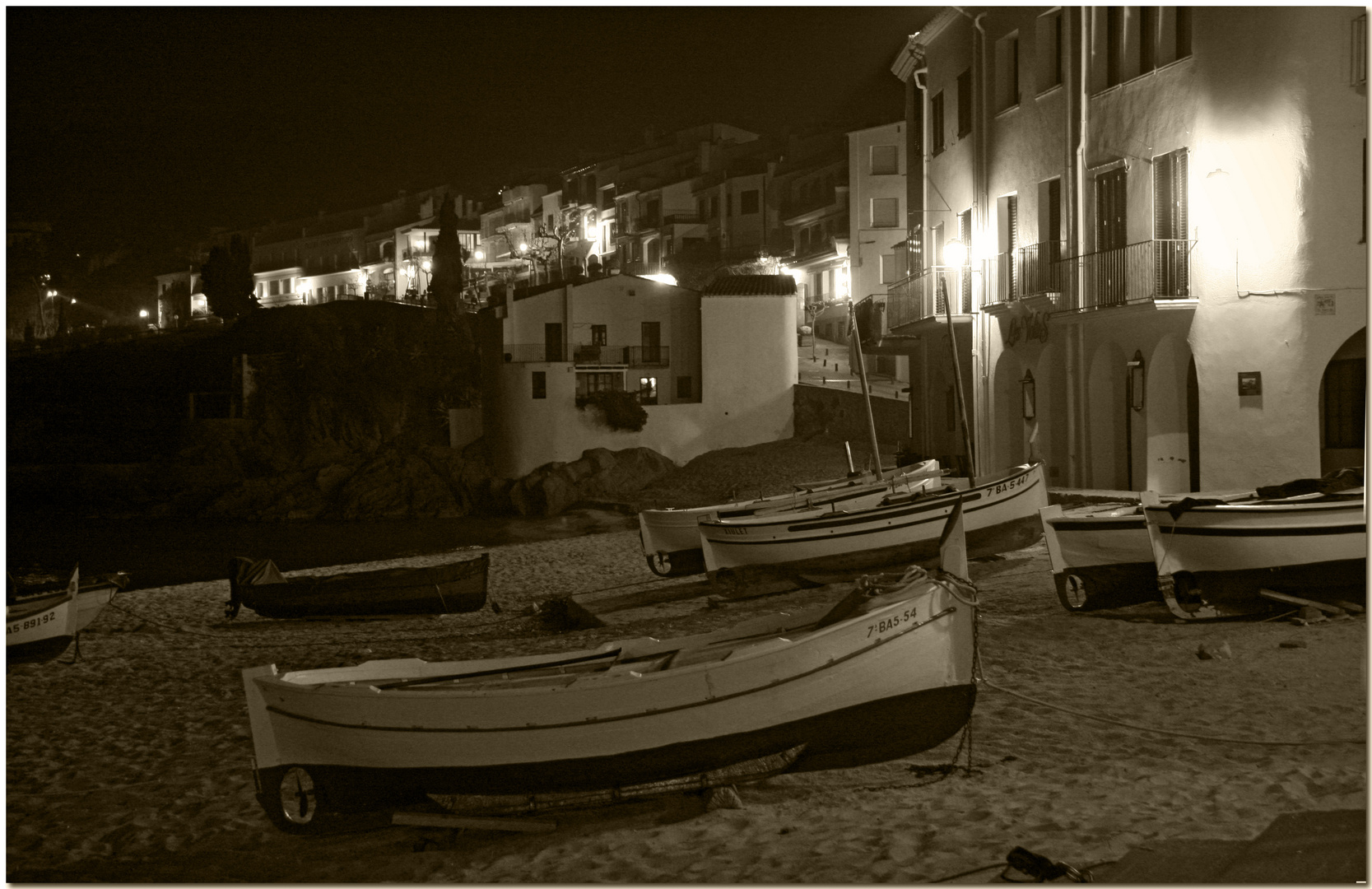 Una nit d'hivern a la platja del Port Bo