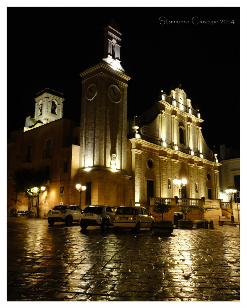 Una notte di pioggia in piazza