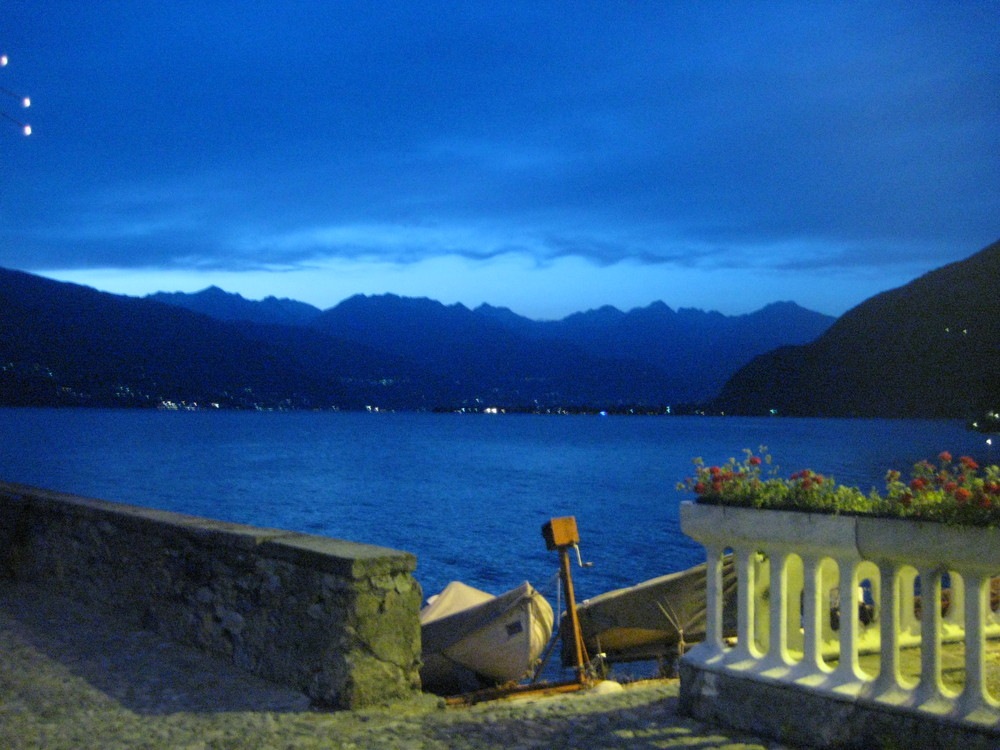 Una notte sul lago