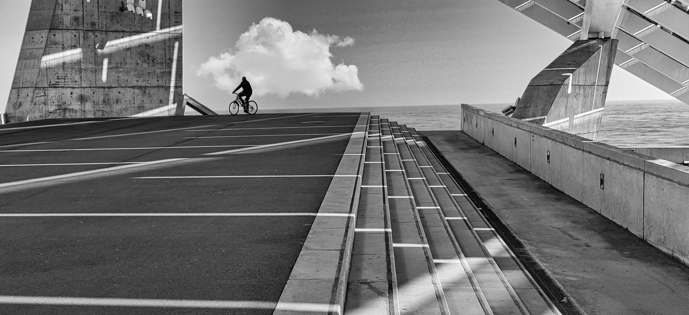 Una nube en bicicleta   -   Un núvol en bicicleta