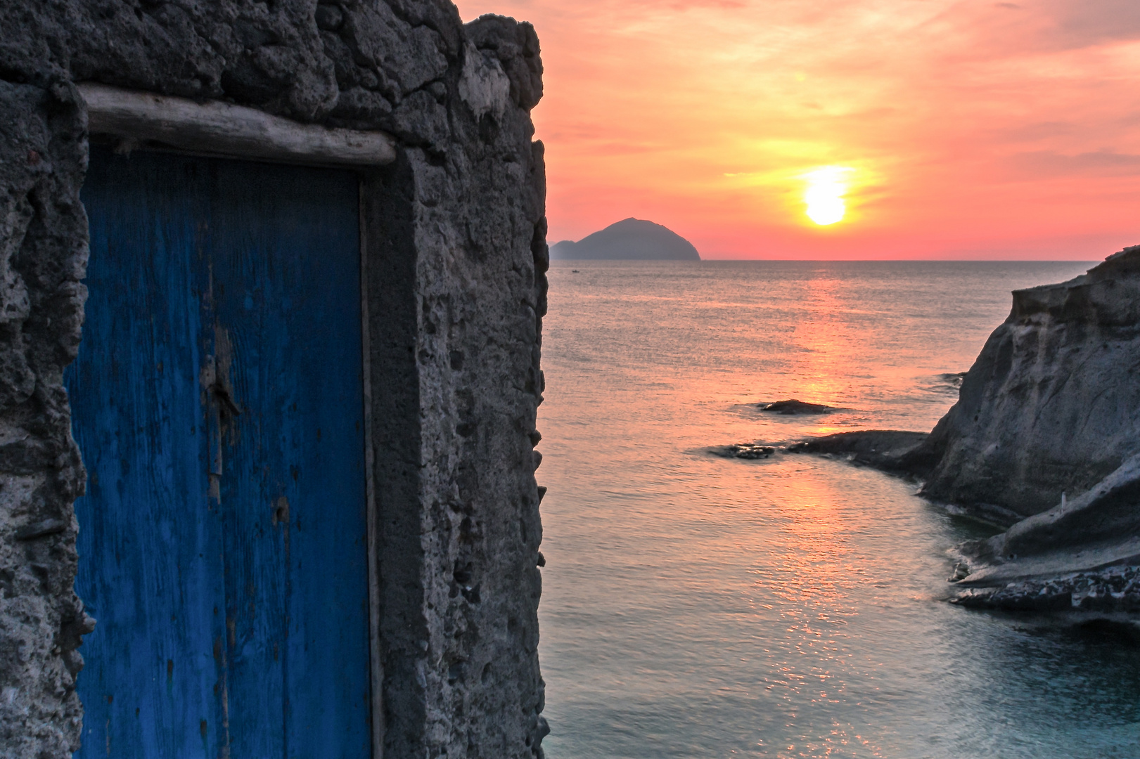 una porta ... aldilà del mare !