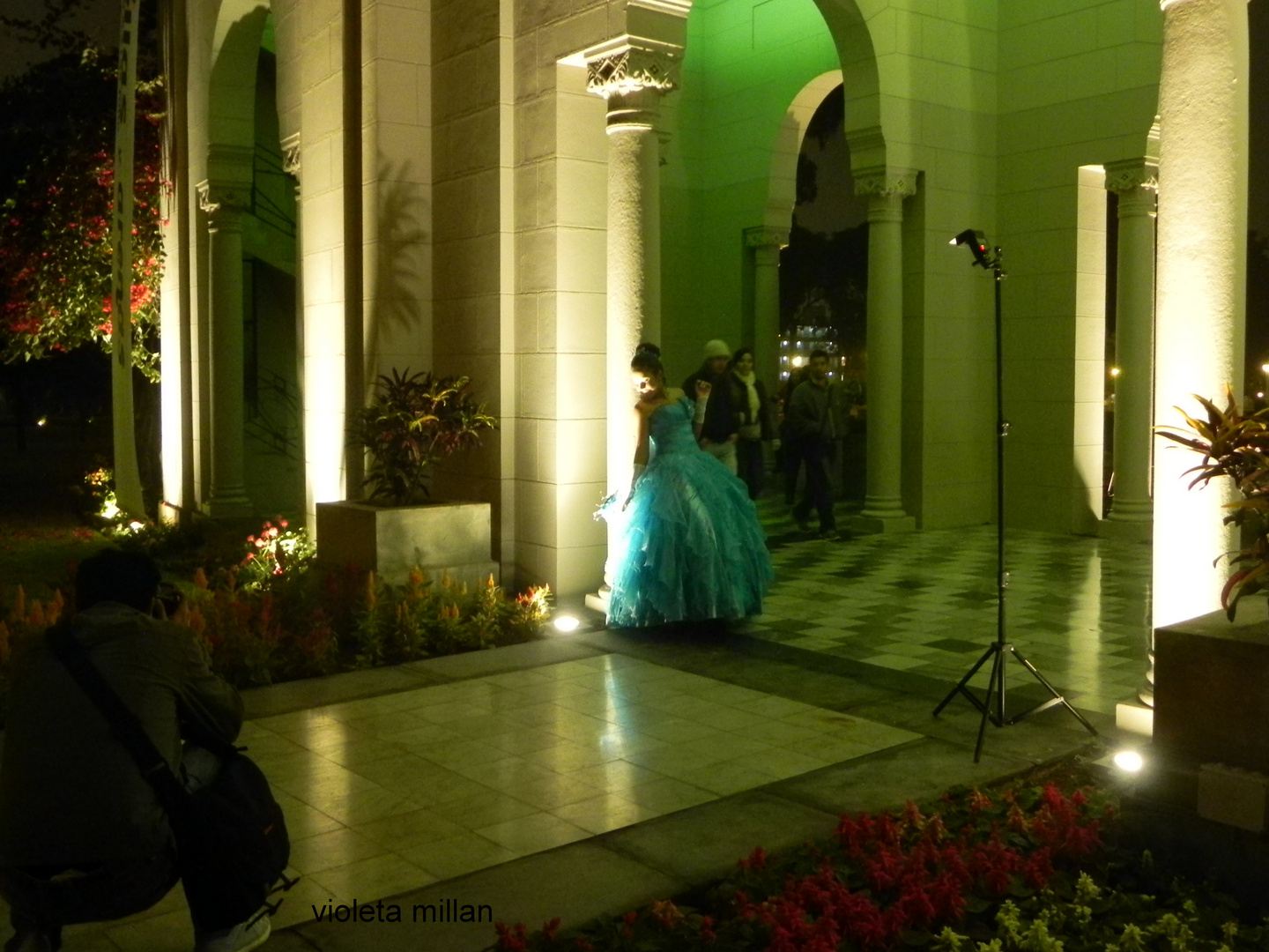 UNA QUINCEAÑERA,Y SU FOTOGRAFO