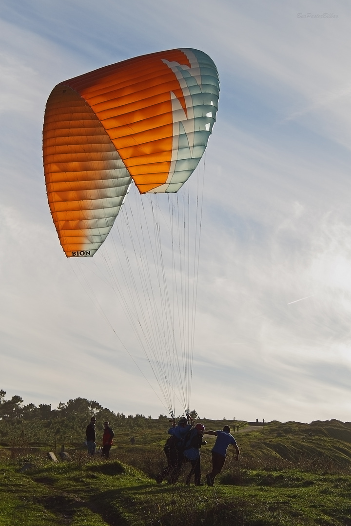 UNA TARDE DE PARAPENTES-DESPEGUE 2