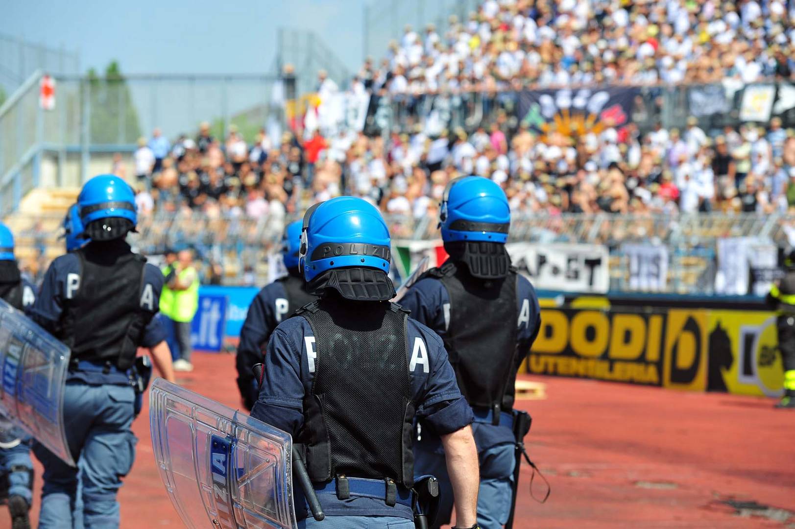 Una tranquilla domenica allo stadio (2)